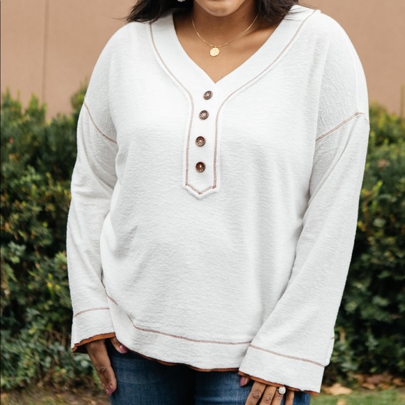 Fine Line Details Top - Picture 12 of 15